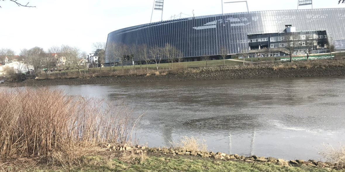 Starke Strömung auf der Weser